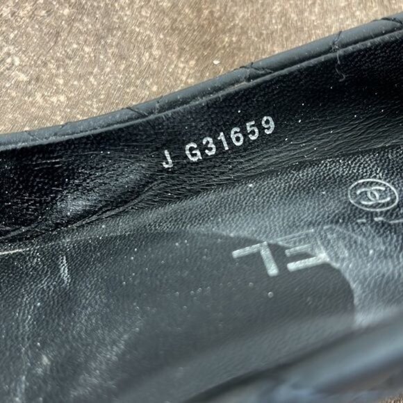 CHANEL Quilted Diamond Leather Interlocking CC Sliver Metal Heels Toe Cap - Picture 6 of 12